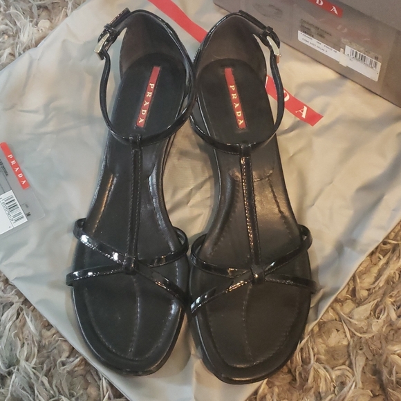 ⚡️SALE⚡️PRADA CALZATURE DONNA STRAPPY SANDALS SZ 38 - Picture 1 of 8